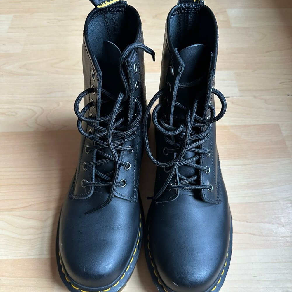 Doctor Martens - Picture 3 of 4